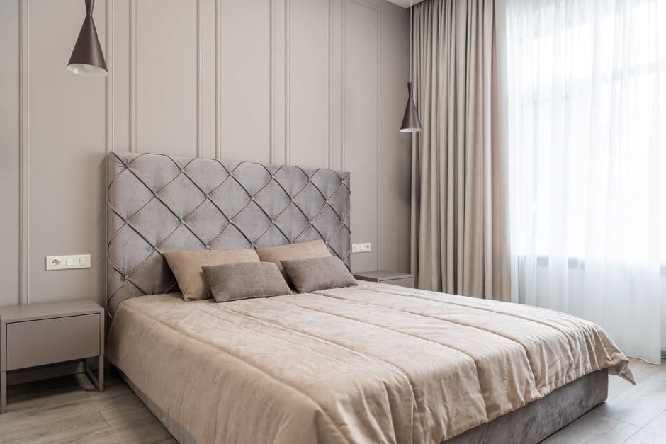 Studio flat above the coffee strip